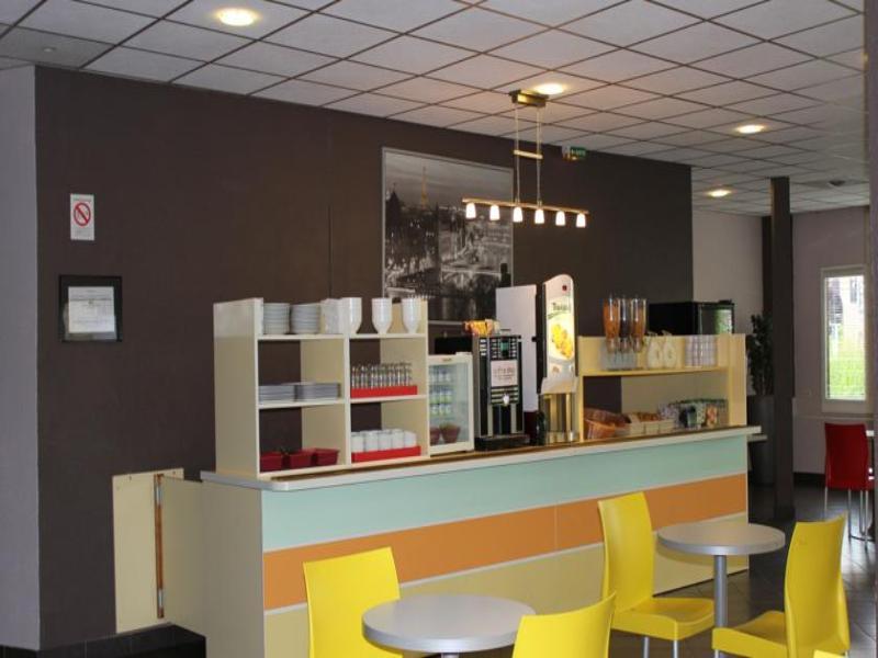Hotelf1 Cergy Εξωτερικό φωτογραφία