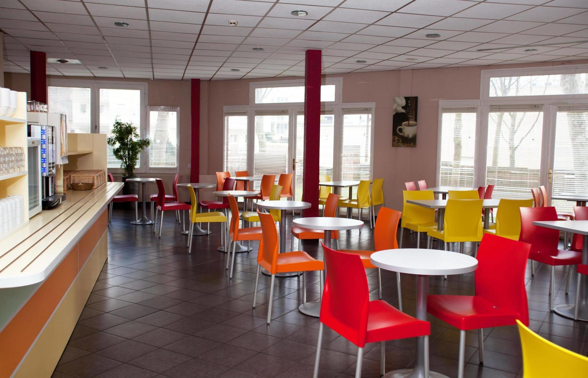 Hotelf1 Cergy Εξωτερικό φωτογραφία